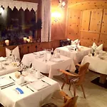 Alpin Garni Eder - Private Living Отель